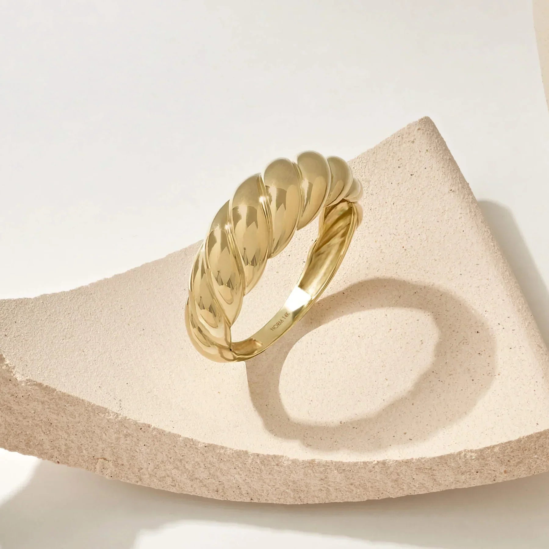 Croissant Ring | Gold