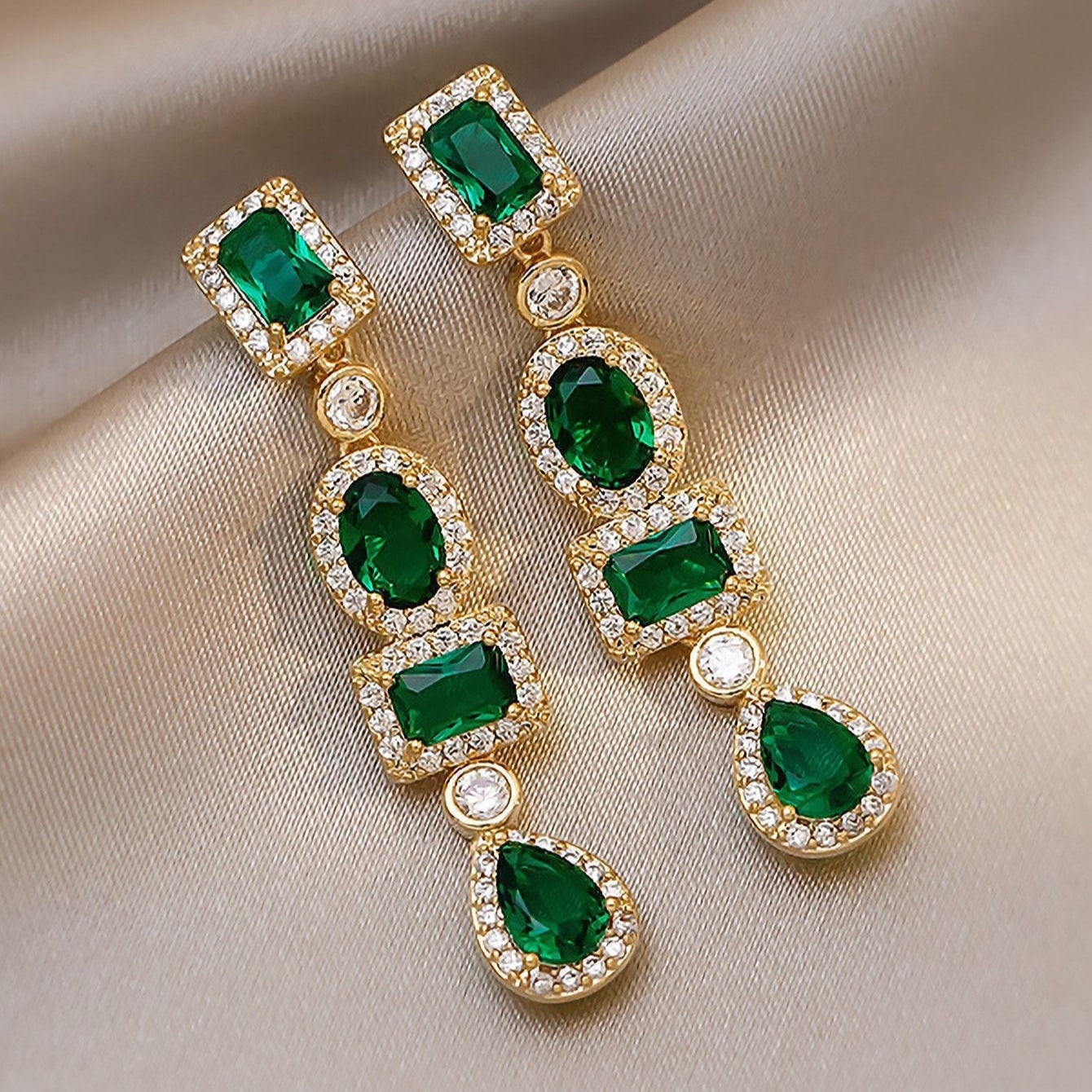 Coraline Esmarisse Dangle Earrings | Gold